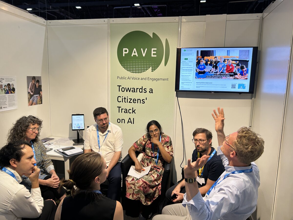 Informal meeting at the PAVE Expo Booth